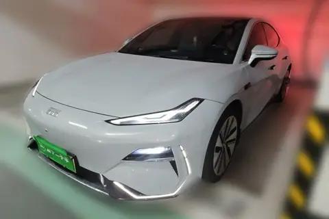 Geely E8 2024