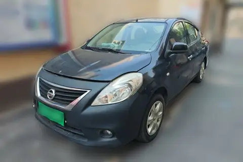 Nissan Sunny 2012