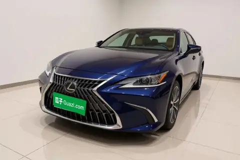 Lexus ES 2023