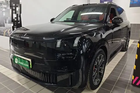Lynk & Co 900 2025