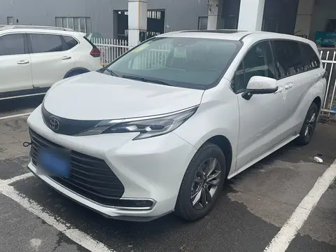 Toyota SIENNA 2026