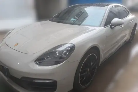 Porsche Panamera 2021