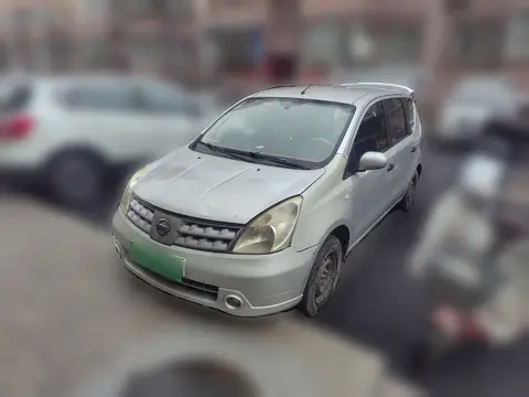 Nissan Livina 2011