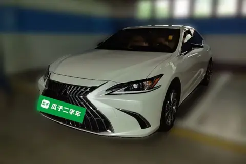 Lexus ES 2023