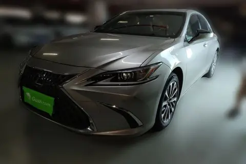 Lexus ES 2023
