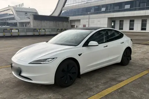 Tesla Model 3 2025