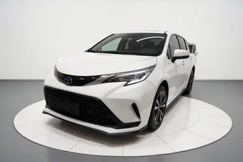 Toyota Granvia 2023
