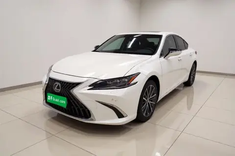 Lexus ES 2024