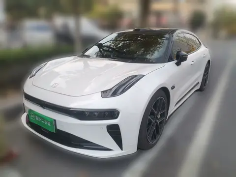 ZEEKR 001 2025