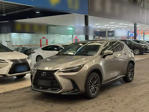 Lexus NX 2023