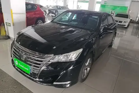 Toyota Crown 2015