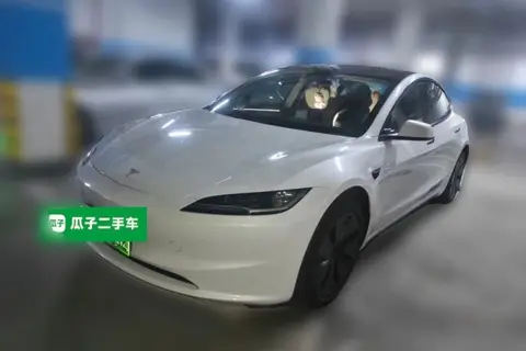 Tesla Model 3 2025