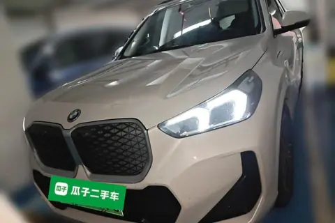 BMW iX1 2025