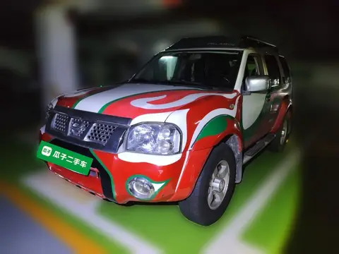 Nissan Paladin 2012