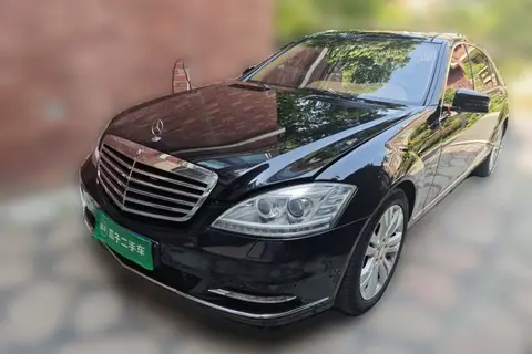Mercedes-Benz S-Class 2012