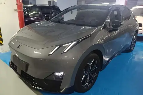 Lynk & Co Z20 2024