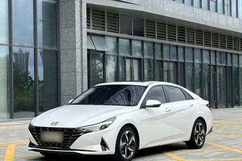 Hyundai Elantra 2022