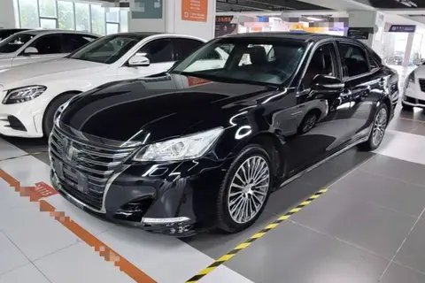 Toyota Crown 2018