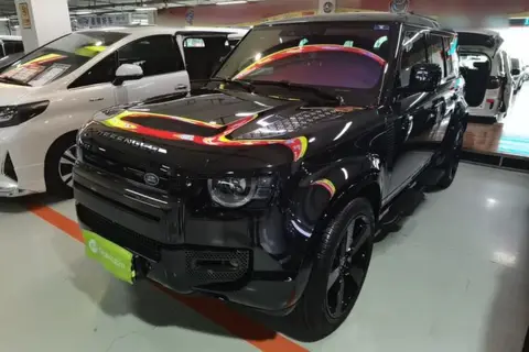 Land Rover Defender 2025