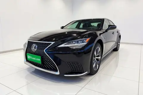 Lexus LS 2021