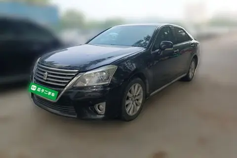 Toyota Crown 2013
