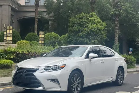 Lexus ES 2018