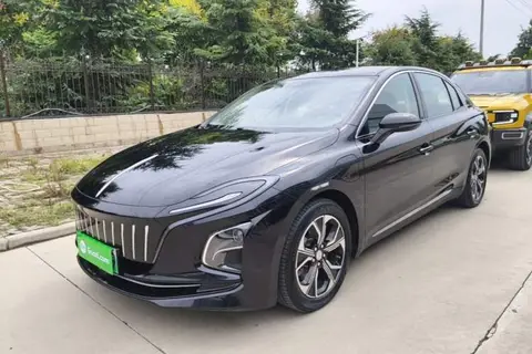 Hongqi E-QM5 2024