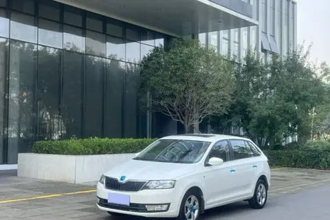 Skoda Rapid Spaceback 2016