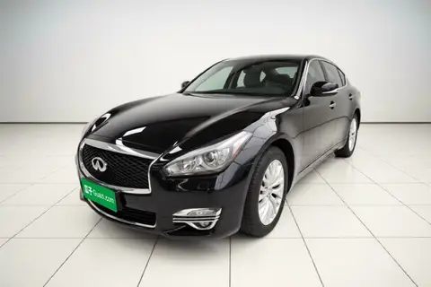 Infiniti Q70 2019