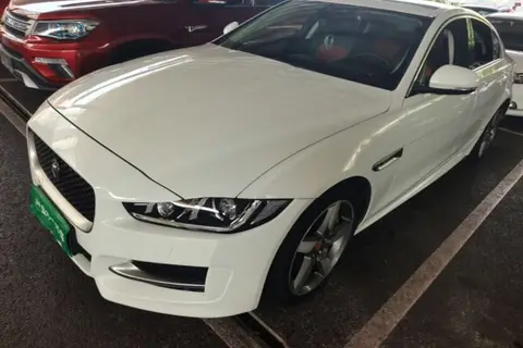 Jaguar XE 2016