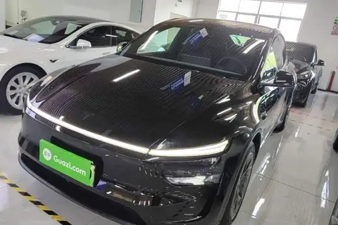 Tesla Model Y L 2025