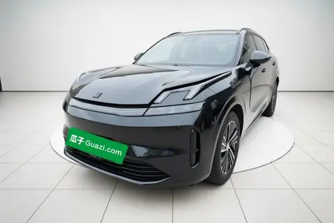 Lynk & Co 08 EM-P 2023