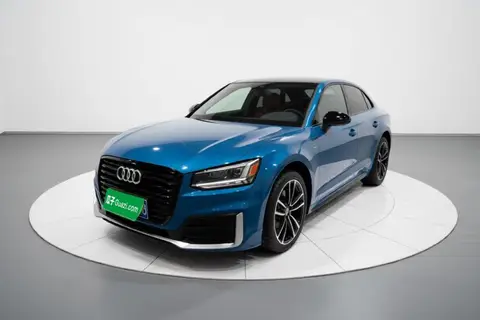 Audi Q2L 2019