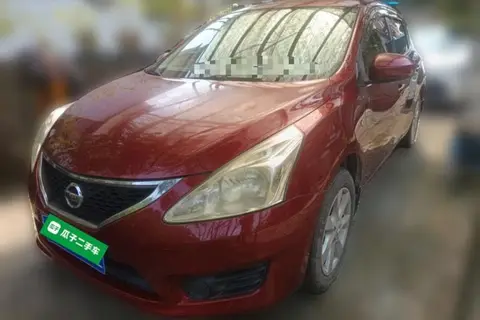 Nissan Tiida 2015