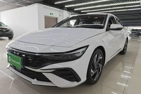 Hyundai Elantra 2025