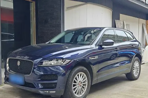 Jaguar F-PACE 2016