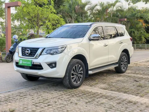 Nissan Terra 2018