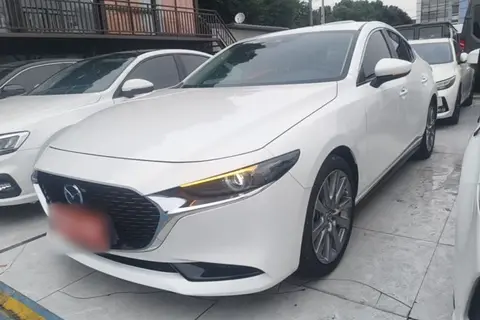 Mazda 3 Axela 2024