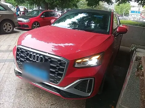 Audi Q2L 2021