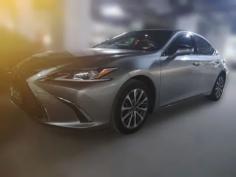 Lexus ES 2022