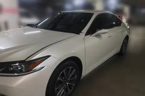 Lexus ES 2022