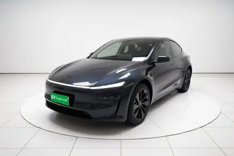 Tesla Model Y 2025