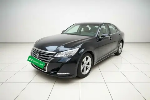 Toyota Crown 2015