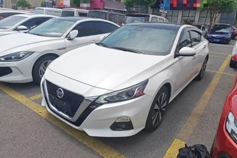 Nissan Teana 2022