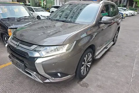Mitsubishi Outlander 2021