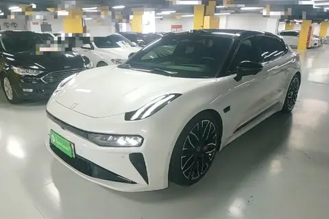 ZEEKR 001 2024