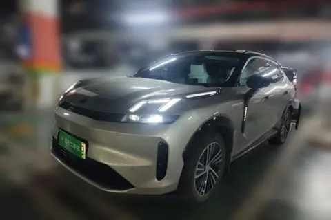 Lynk & Co 08 EM-P 2023
