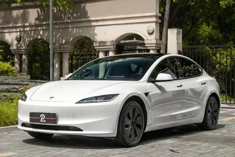 Tesla Model 3 2025