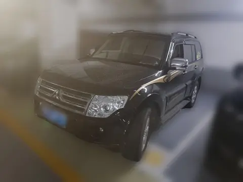 Mitsubishi Pajero 2010