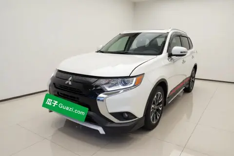 Mitsubishi Outlander 2020